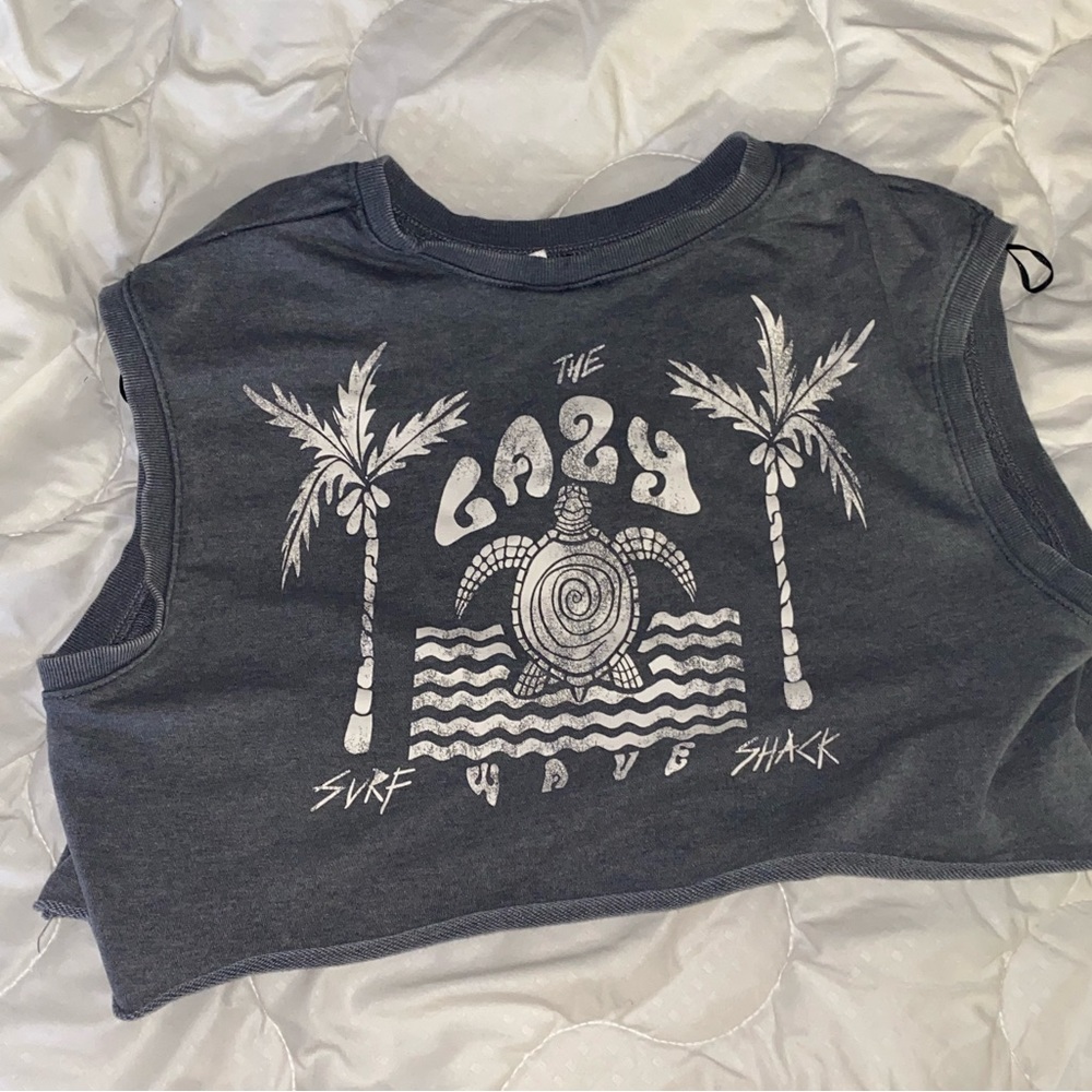 Cropped tee